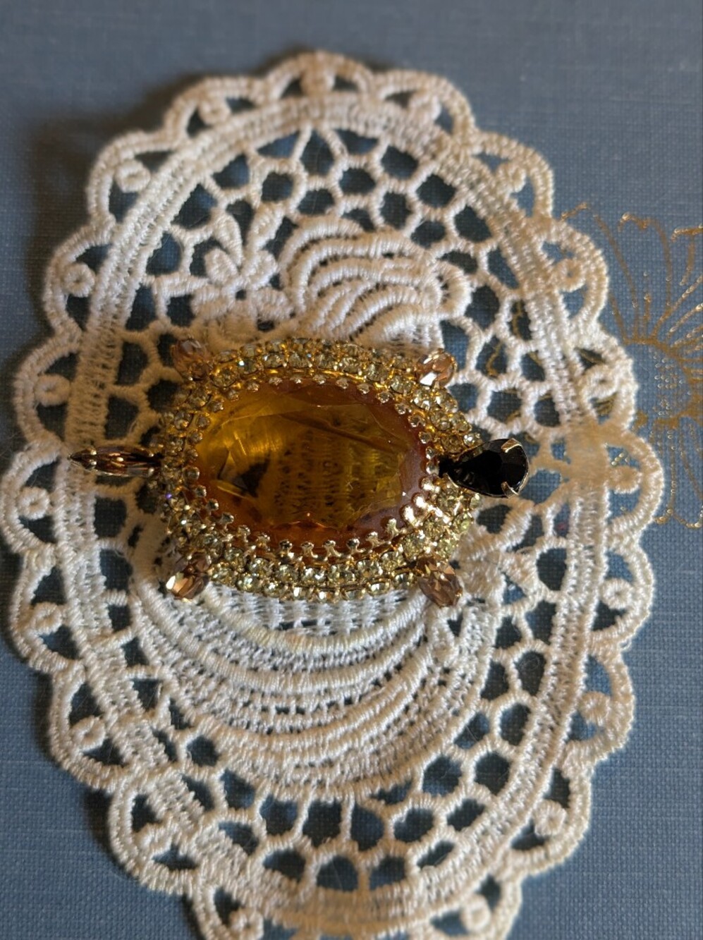 Vintage Turtle Brooch Amber Rhinestone Gold Tone Tortoise Pin Statement Jewelry - Picture 1 of 3